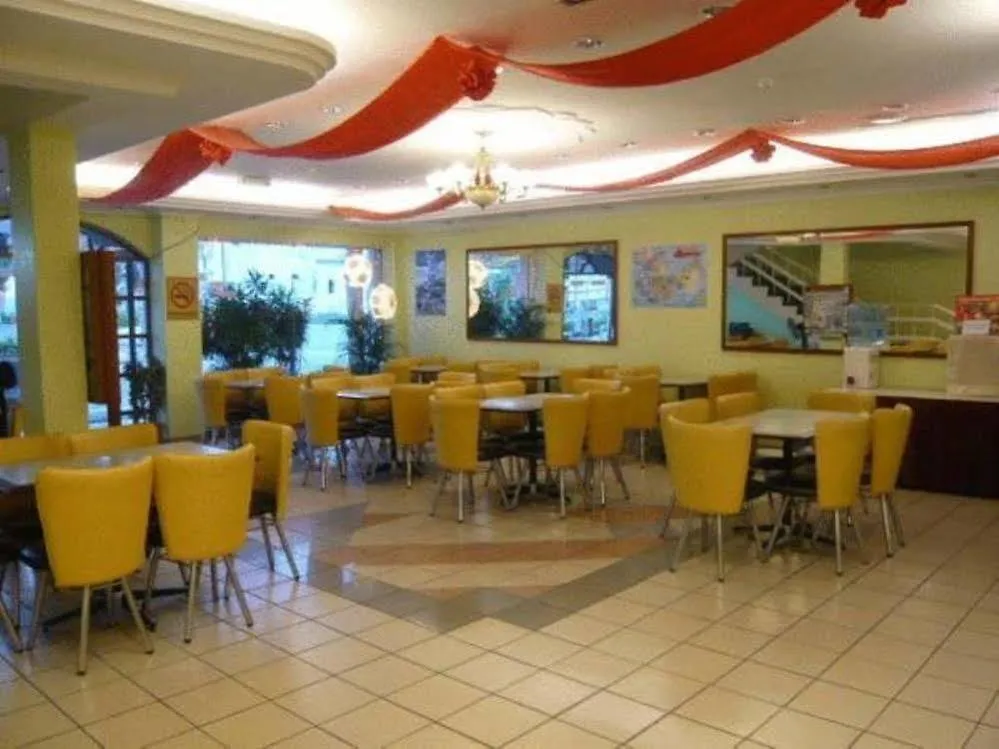 Accordian Hotel Malacca 2*,